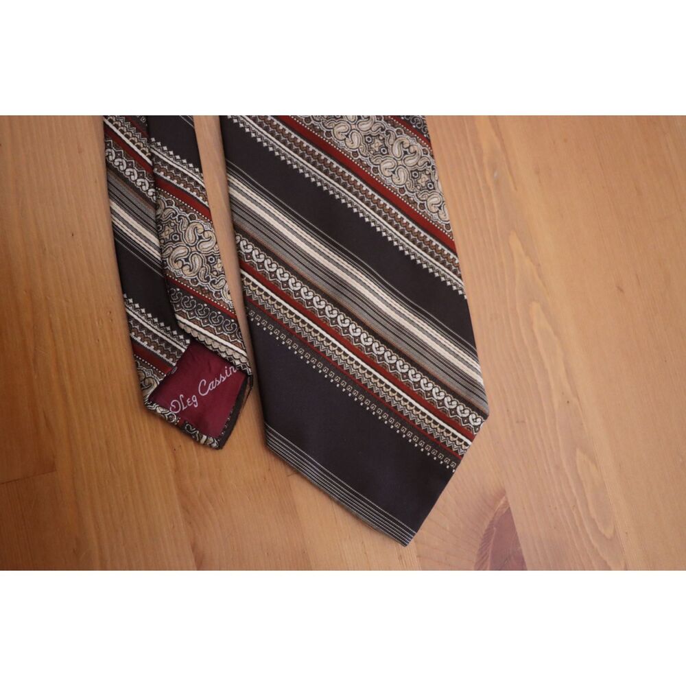 Vintage Oleg Cassini Hughes & Hatcher Necktie - Picture 5 of 10